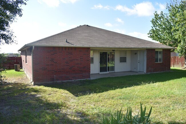 Building Photo - 4 Bedroom, 2 Bathroom House in Killeen wit...