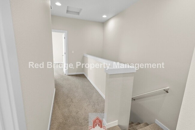 Building Photo - 17325 SW Goldcrest Ln