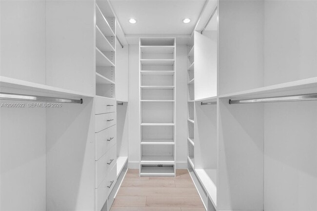 Building Photo - 151 Crandon Blvd