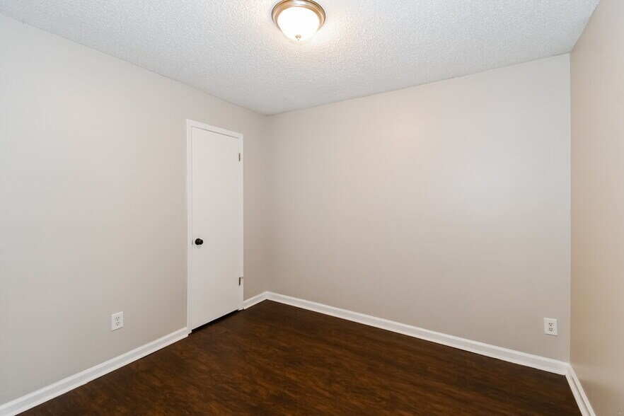 Building Photo - 8257 Knotts Landing Dr N