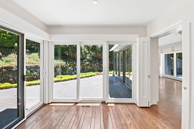 Building Photo - 820 Eucalyptus Ave