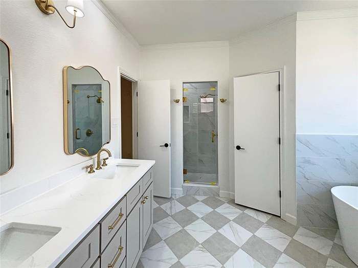 Building Photo - 6211 Crested Butte Dr