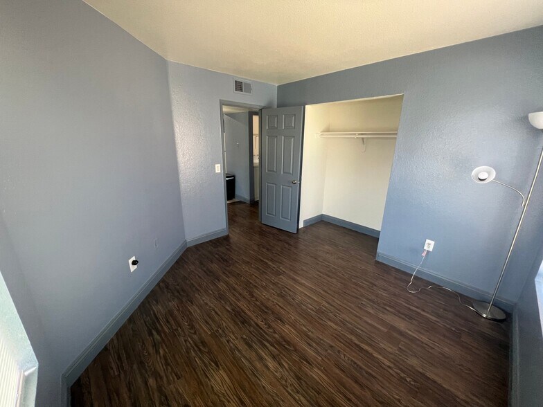 Building Photo - 6800 E Lake Mead Blvd