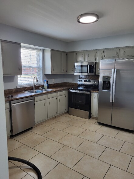 Building Photo - 2213 30th St