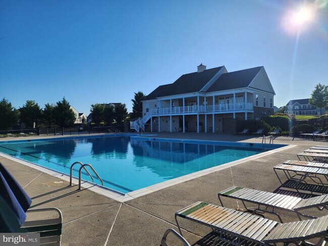 Building Photo - 437 Hillsdale Pl