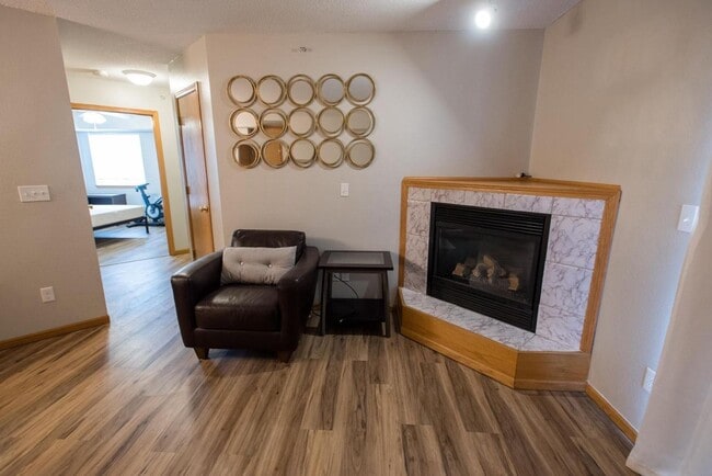 Building Photo - Updated 2 BR Condo in the Heart of Coralville! Available NOW!!!