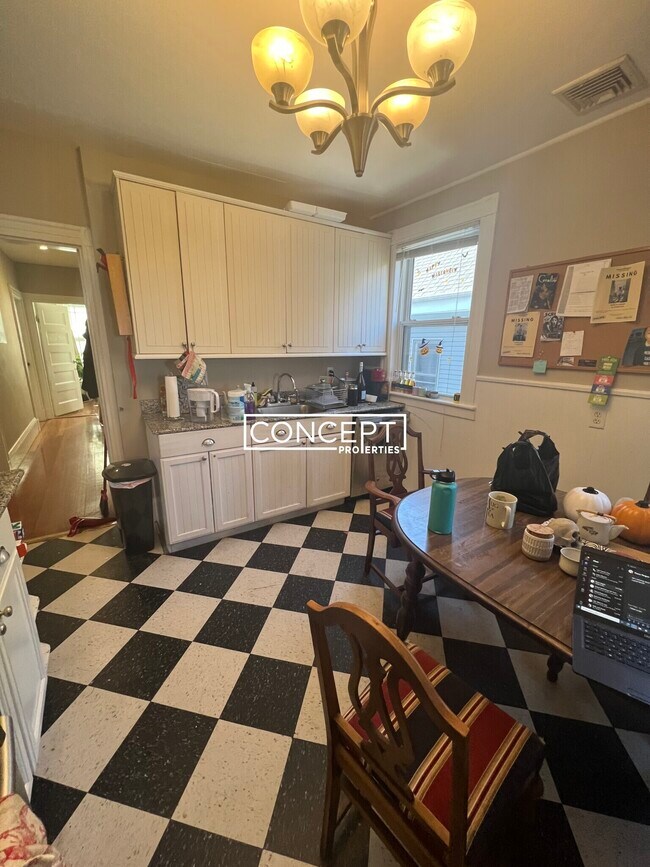 Building Photo - 1A Parker Hill Ter. Unit 3