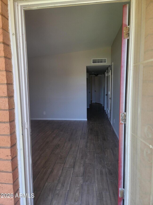 Building Photo - 204 N Standage