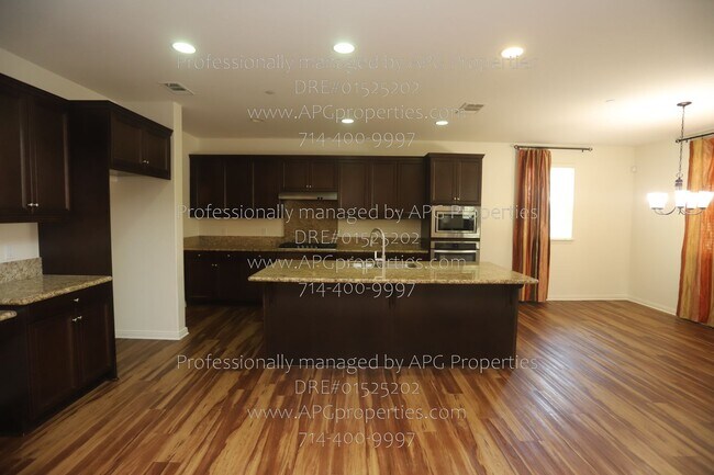 Building Photo - 509 S Trident St