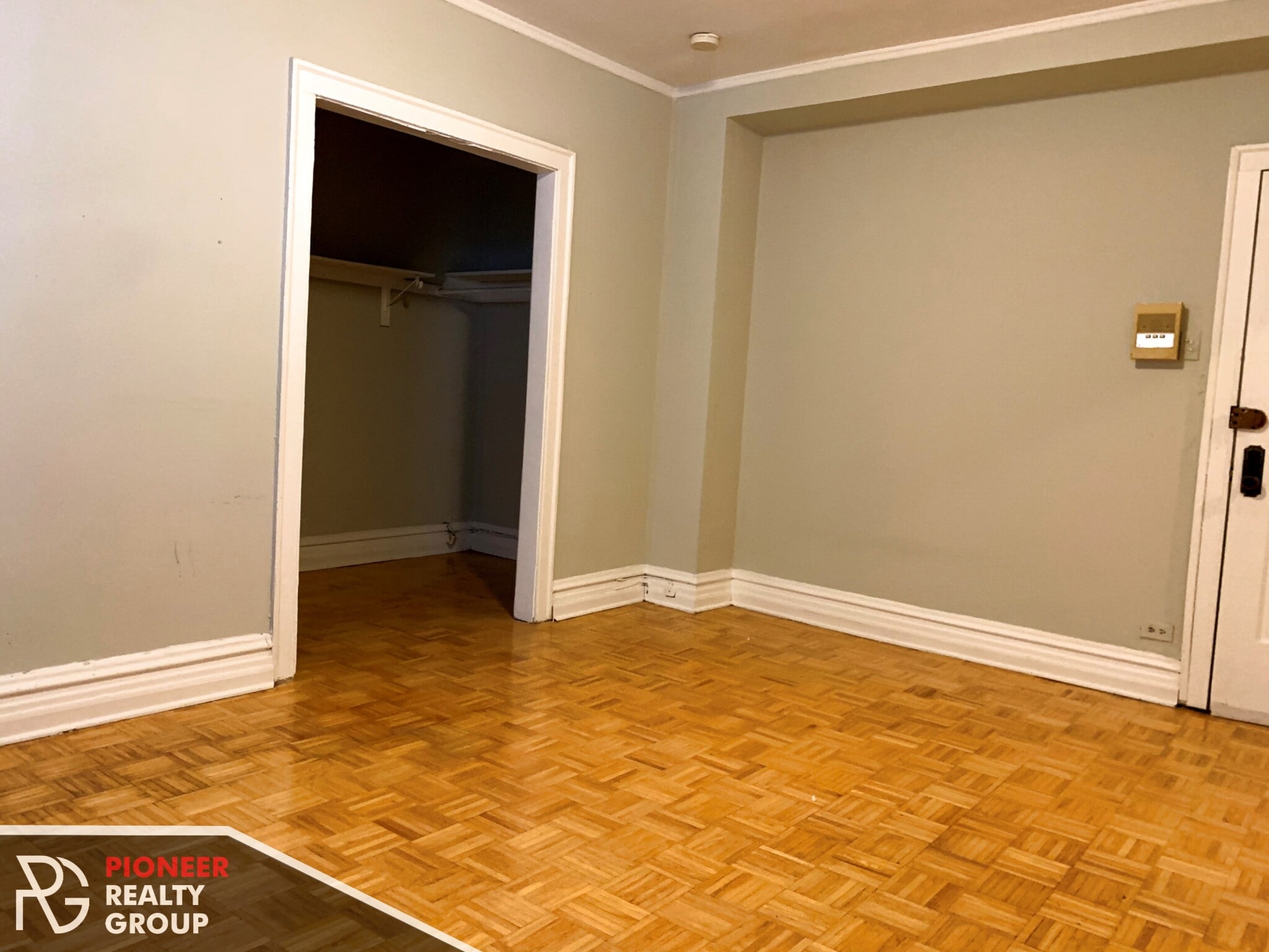 Building Photo - 705 W Belmont Ave