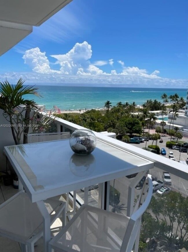 Building Photo - 5313 Collins Ave