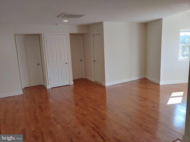 Building Photo - 1749 W Passyunk Ave