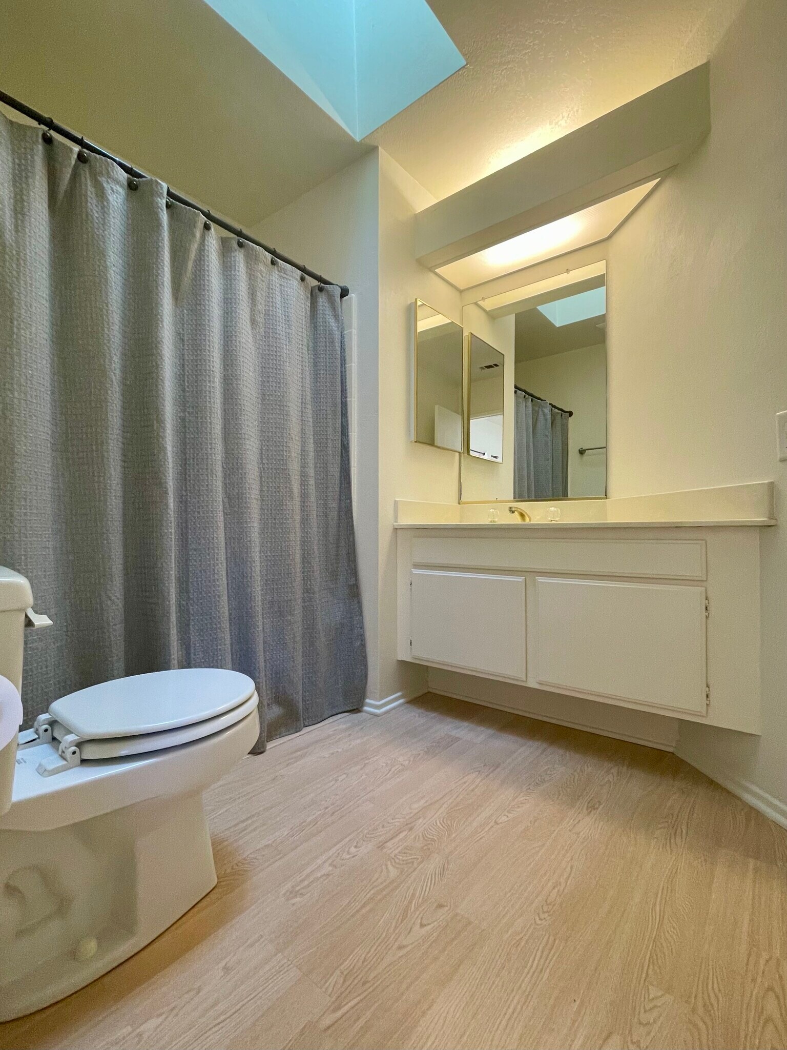 Second En-Suite Bath - 7102 Phelps Rd