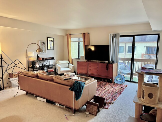 Building Photo - 1002 Linden Ave