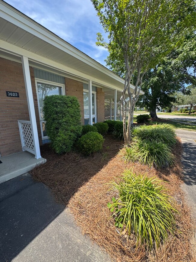 Building Photo - SUPERB Home in Sea Gate - close to Market ...