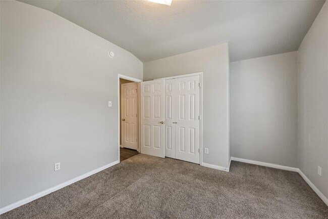 Building Photo - 9911 Driftwood Park Dr