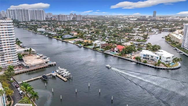 Building Photo - 1945 S Ocean Dr