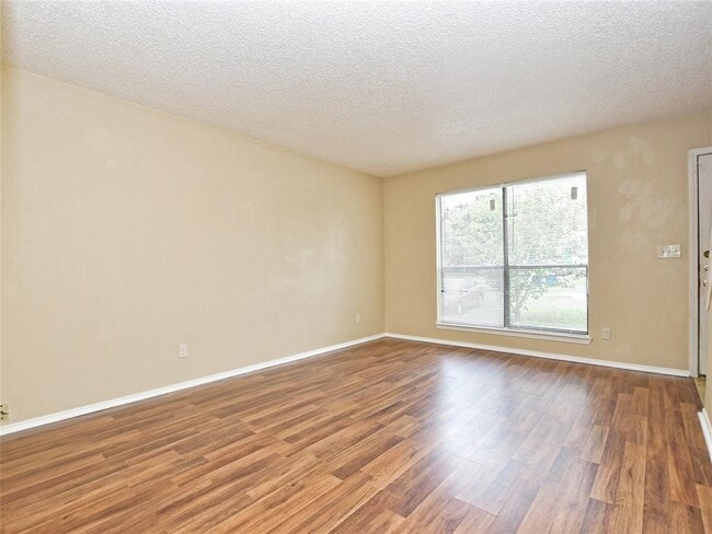 Building Photo - 116 Hillside Dr