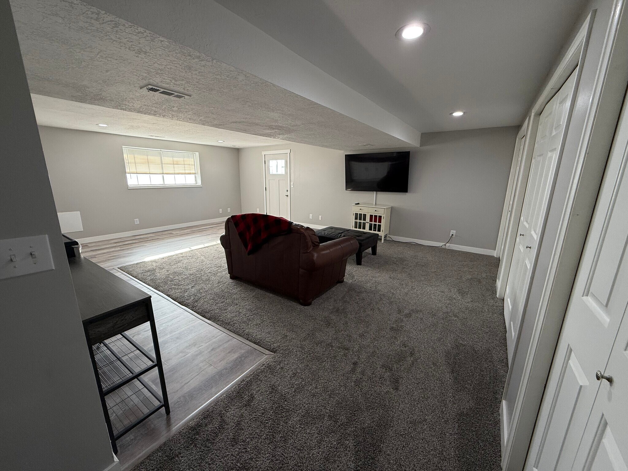 Building Photo - 1342 Hillsboro Dr