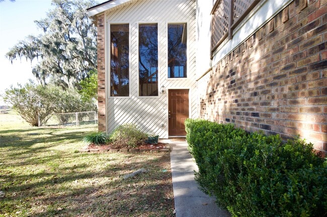 Building Photo - 315 Twin Lakes Blvd W