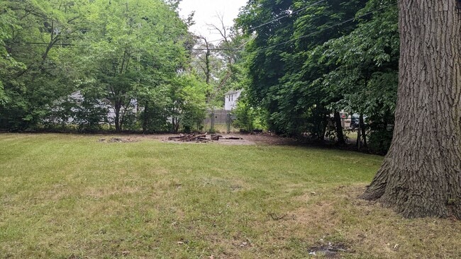 Building Photo - 712 Catherine Ave