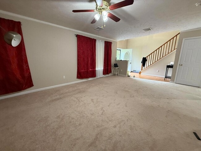 Building Photo - 3051 Briarwood Dr