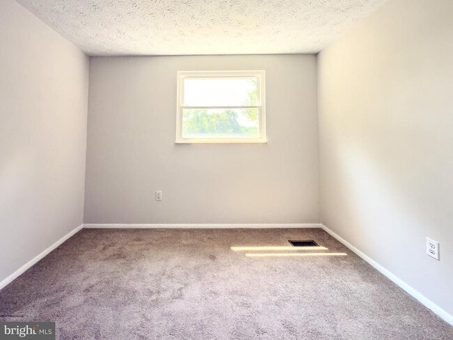 Building Photo - 18008 Wagonwheel Ct