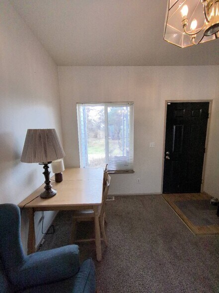 Building Photo - 6317 Barstow Ln SE