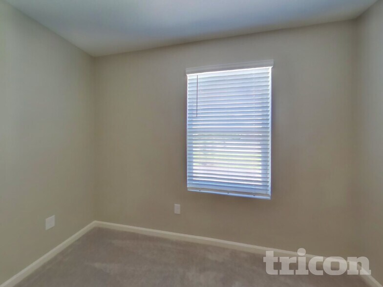 Building Photo - 2901 Grand Finale St