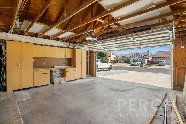 Building Photo - 1285 Granite Dr