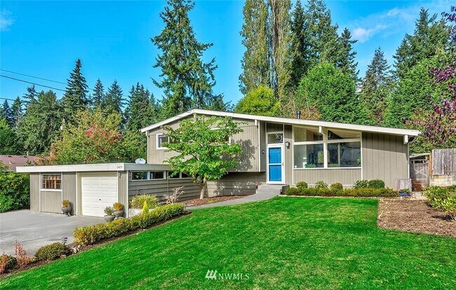Building Photo - 3-Bedroom Lynnwood Home Near Light Rail with Central A/C & Backyard Oasis