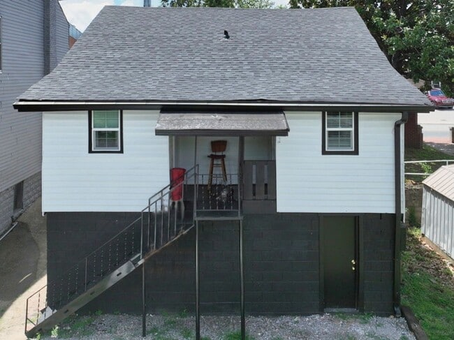 Building Photo - 1406 Jefferson St