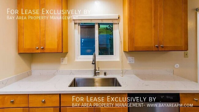 Building Photo - 129 Lorton Ave