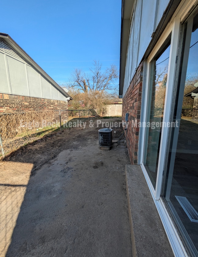 Building Photo - East Tulsa Duplex Unit for Rent (2beds/1.5baths)