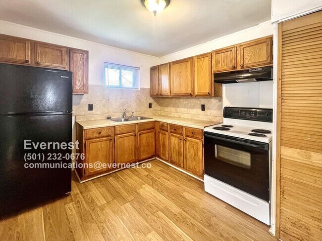 Building Photo - 1320 Adams St