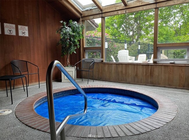 Cabana Hot Tub - 14200 NE 171st St