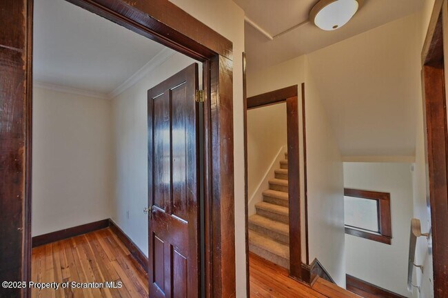 Building Photo - 1025 Ridge Ave