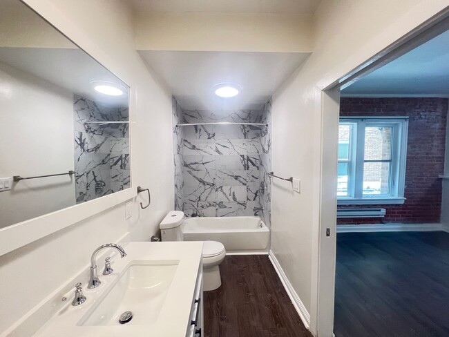 Interior Photo - Flint 301 S Kenmore LLC