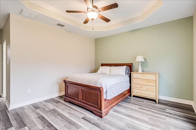 Building Photo - 2518 Date Palm Dr