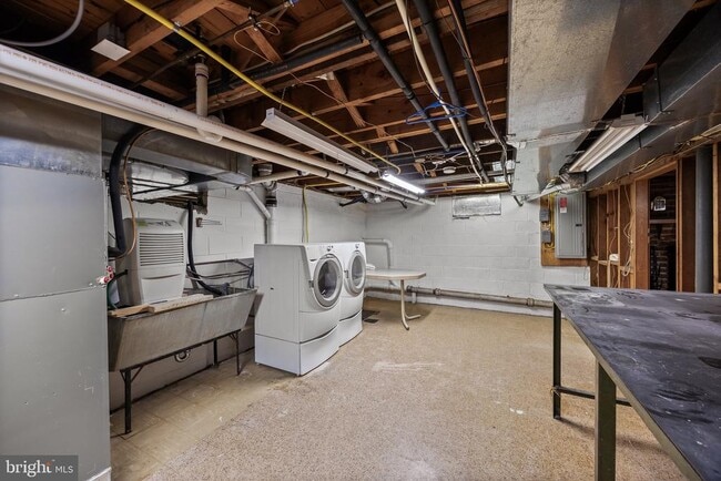 Building Photo - 109 Avaleen Pl