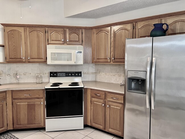 Building Photo - 3211 Jog Park Dr