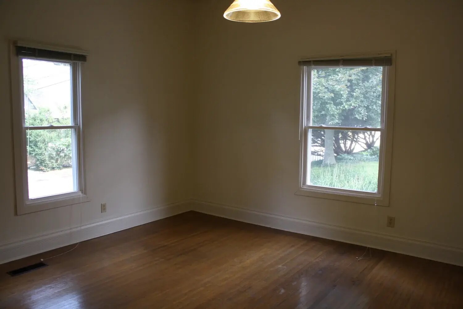 Building Photo - 515 S Woodlawn Ave