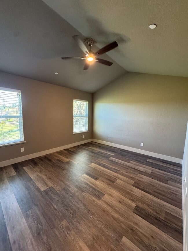 Building Photo - Sacramento St