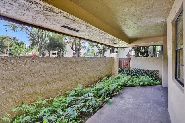 Building Photo - 9285 SW 125th Ave