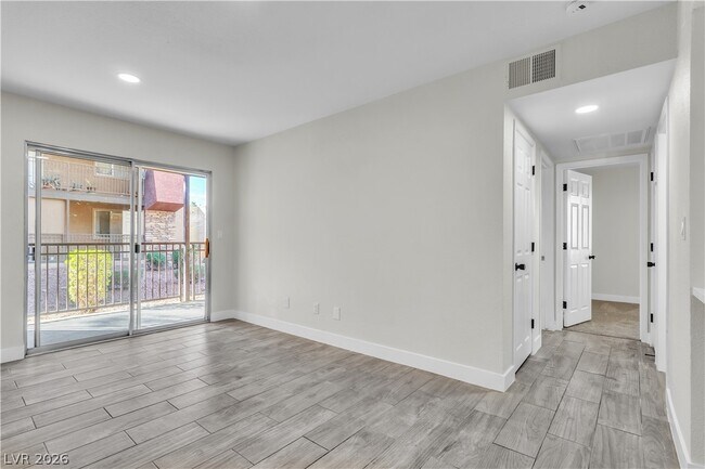 Building Photo - 5009 Indian River Dr