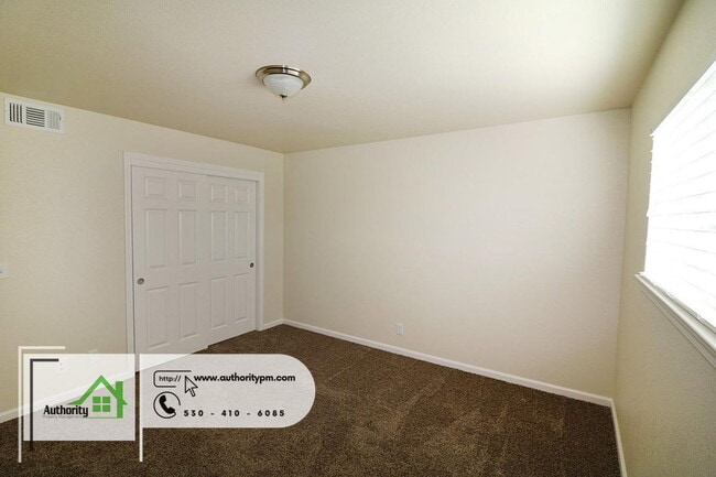 Building Photo - 4445 Dogwood Ln