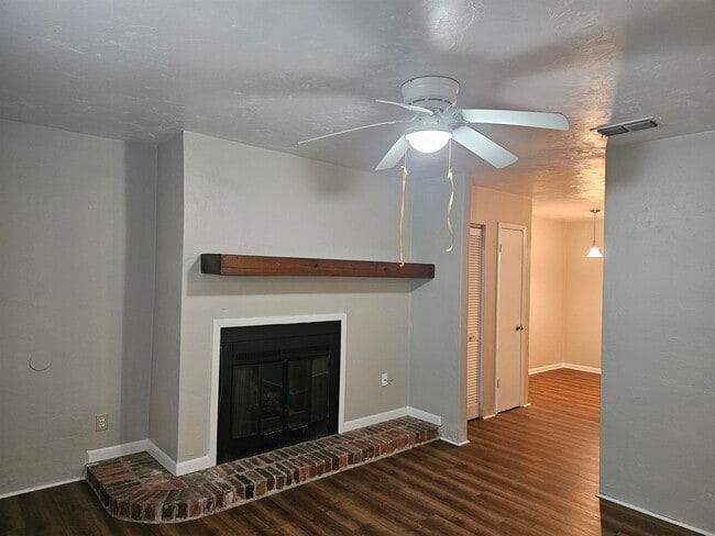 Building Photo - 2985 Woodrich Dr