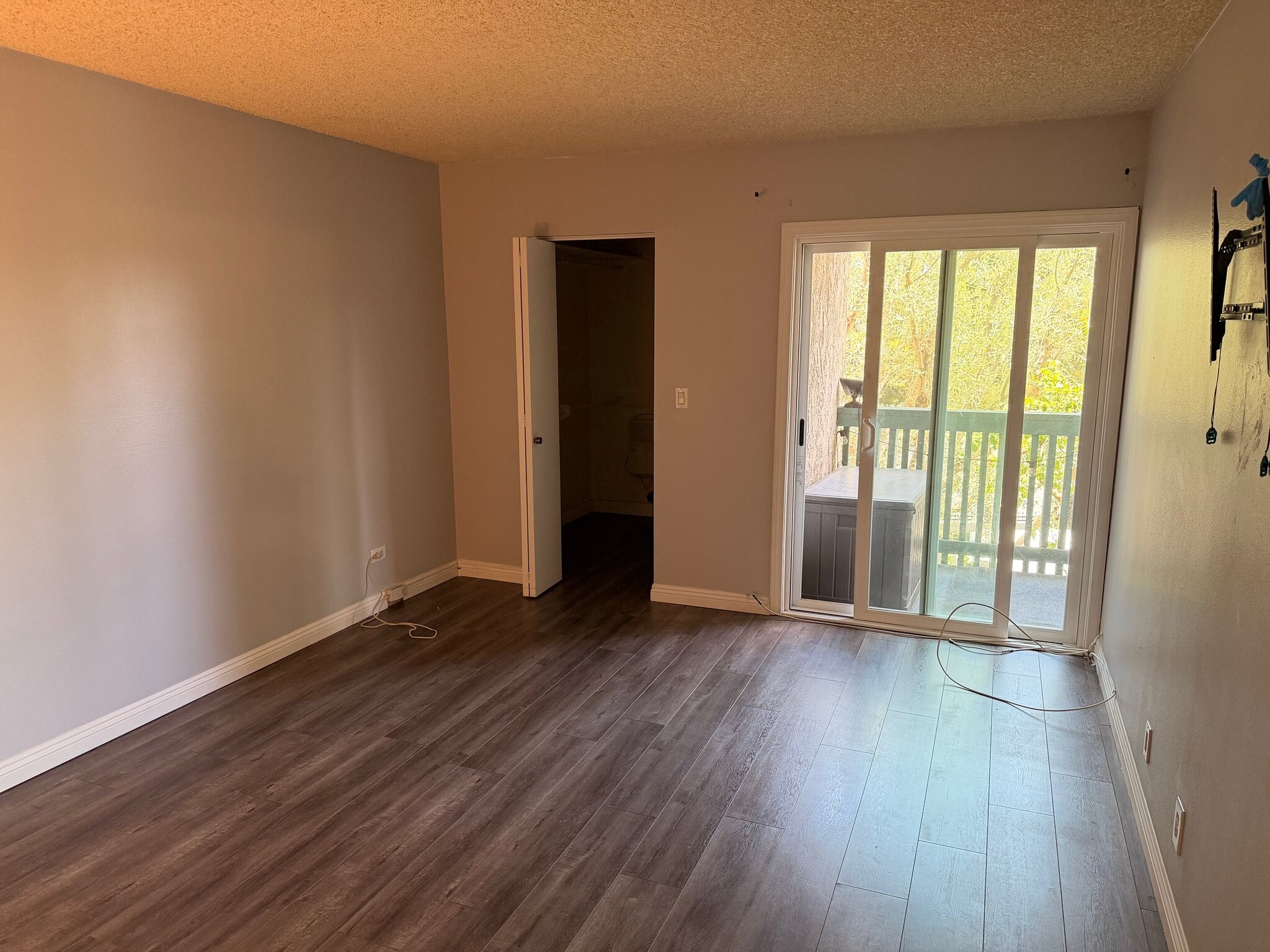 Building Photo - 576 N Bellflower Blvd