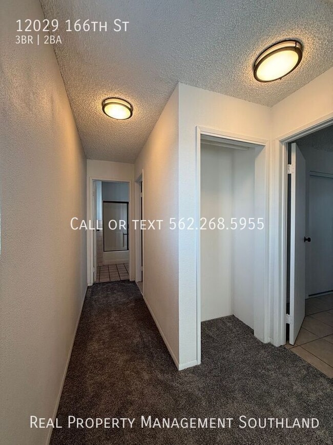 Building Photo - Three Bedroom Two Bath Home for Rent in No...