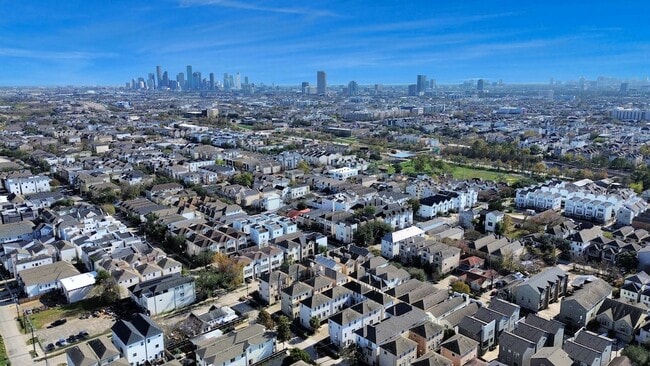 Building Photo - 5711 Kiam St